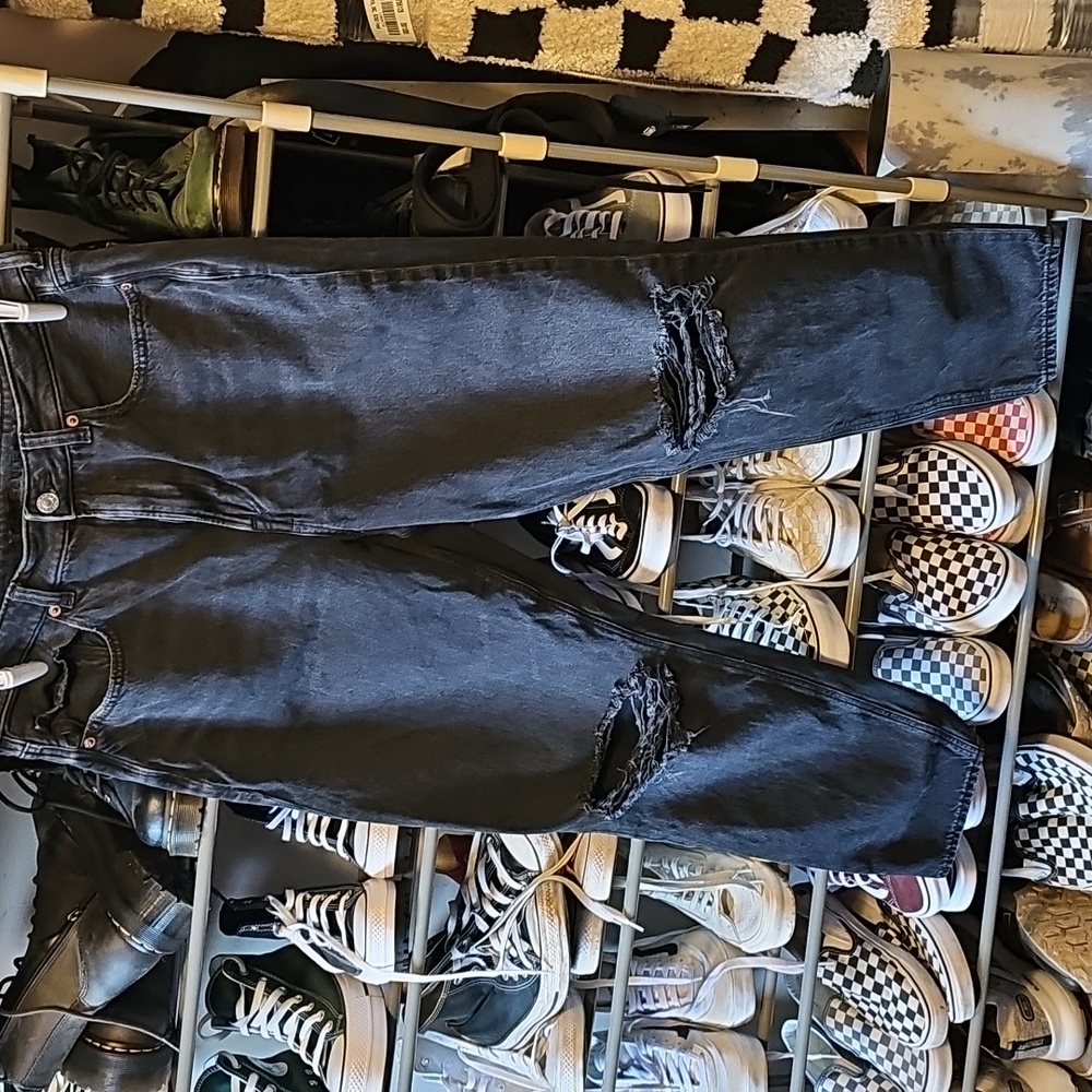 12 SHORT ripped mom jean